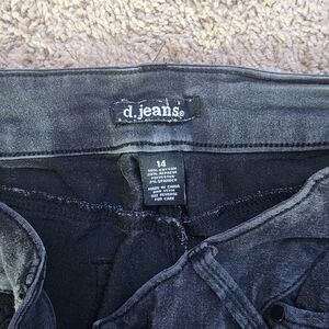 D. Jeans Black Denim Jeans Sleek and Stylish